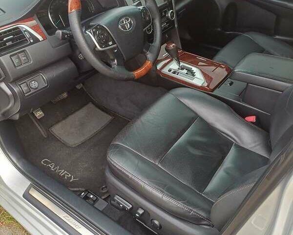 Сірий Тойота Камрі, об'ємом двигуна 2.5 л та пробігом 290 тис. км за 14000 $, фото 11 на Automoto.ua