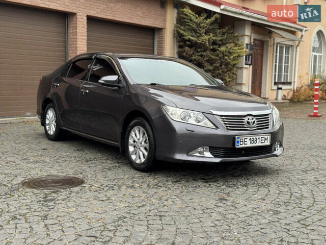 Сірий Тойота Камрі, об'ємом двигуна 2.49 л та пробігом 215 тис. км за 15000 $, фото 1 на Automoto.ua