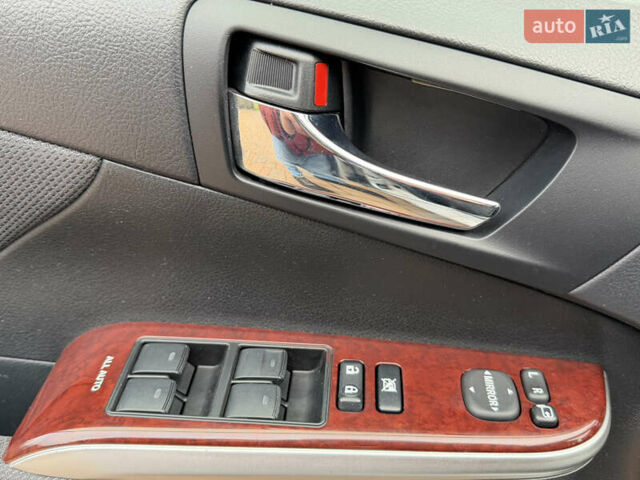 Сірий Тойота Камрі, об'ємом двигуна 2.5 л та пробігом 232 тис. км за 12800 $, фото 25 на Automoto.ua