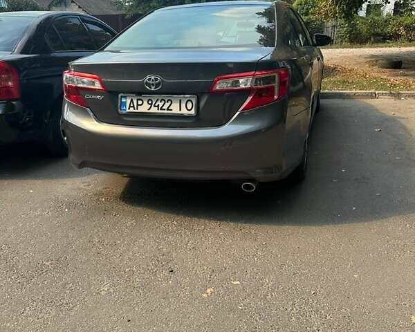 Серый Тойота Камри, объемом двигателя 2.5 л и пробегом 150 тыс. км за 10000 $, фото 4 на Automoto.ua