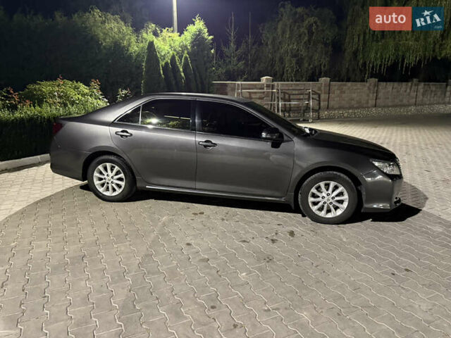 Сірий Тойота Камрі, об'ємом двигуна 2.49 л та пробігом 250 тис. км за 11299 $, фото 2 на Automoto.ua
