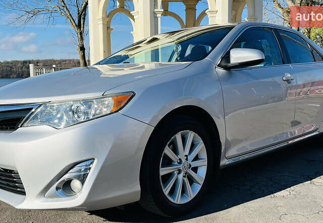 Серый Тойота Камри, объемом двигателя 2.5 л и пробегом 155 тыс. км за 13000 $, фото 9 на Automoto.ua