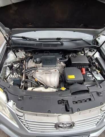 Серый Тойота Камри, объемом двигателя 2.49 л и пробегом 183 тыс. км за 14000 $, фото 14 на Automoto.ua