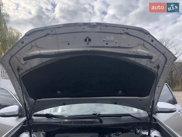 Серый Тойота Камри, объемом двигателя 2.5 л и пробегом 181 тыс. км за 11500 $, фото 10 на Automoto.ua