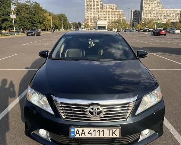 Серый Тойота Камри, объемом двигателя 2.5 л и пробегом 175 тыс. км за 16500 $, фото 19 на Automoto.ua