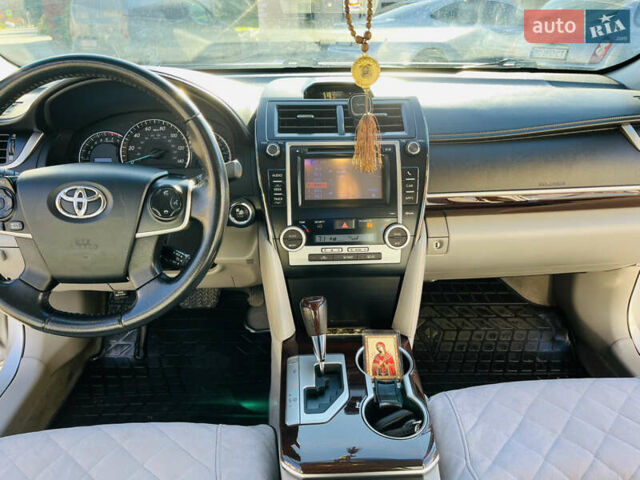 Серый Тойота Камри, объемом двигателя 2.5 л и пробегом 155 тыс. км за 13000 $, фото 15 на Automoto.ua