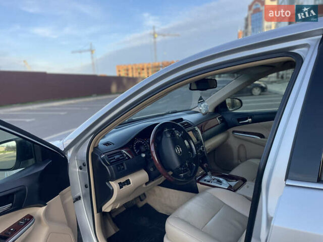 Серый Тойота Камри, объемом двигателя 3.5 л и пробегом 230 тыс. км за 13400 $, фото 19 на Automoto.ua