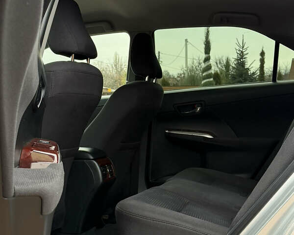 Сірий Тойота Камрі, об'ємом двигуна 2.5 л та пробігом 232 тис. км за 12800 $, фото 27 на Automoto.ua