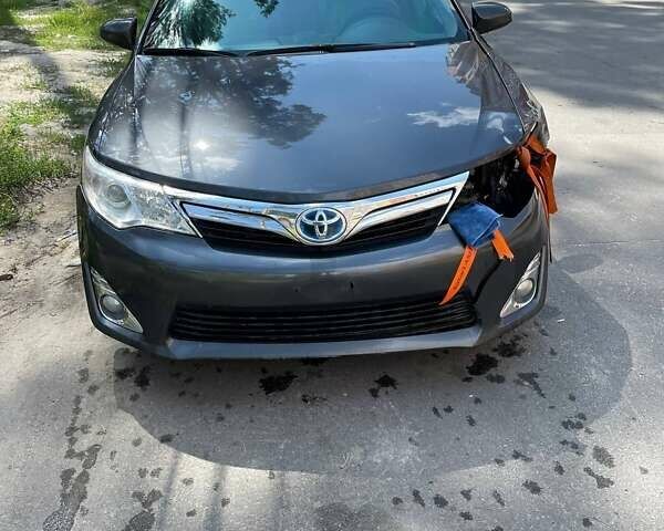 Серый Тойота Камри, объемом двигателя 2.49 л и пробегом 229 тыс. км за 12800 $, фото 13 на Automoto.ua