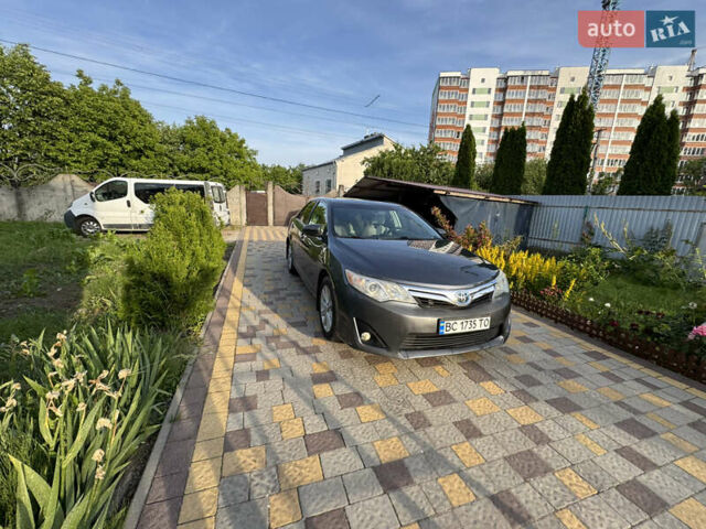 Сірий Тойота Камрі, об'ємом двигуна 2.49 л та пробігом 290 тис. км за 9500 $, фото 19 на Automoto.ua