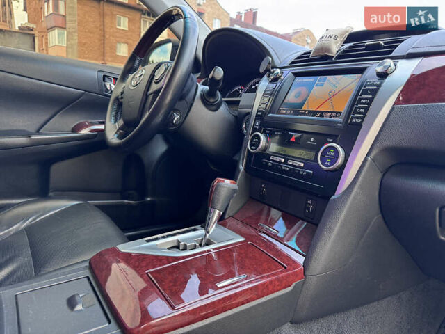 Тойота Камри 2012 в Киеве на Automoto.ua Серый Тойота Камри, объемом двигателя 2.49 л и пробегом 198 тыс. км за 15490 $, фото 60 на Automoto.ua