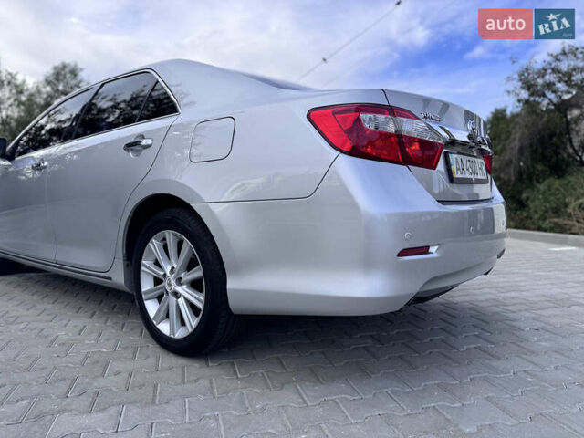 Тойота Камри 2012 в Киеве на Automoto.ua Серый Тойота Камри, объемом двигателя 2.49 л и пробегом 198 тыс. км за 15490 $, фото 14 на Automoto.ua