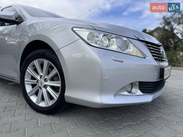 Тойота Камри 2012 в Киеве на Automoto.ua Серый Тойота Камри, объемом двигателя 2.49 л и пробегом 198 тыс. км за 15490 $, фото 11 на Automoto.ua