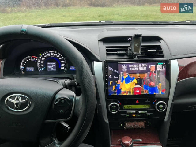 Серый Тойота Камри, объемом двигателя 2.49 л и пробегом 282 тыс. км за 13000 $, фото 5 на Automoto.ua