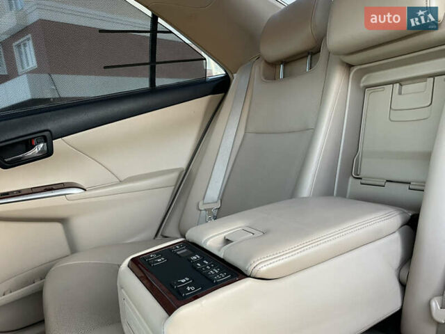 Серый Тойота Камри, объемом двигателя 3.5 л и пробегом 230 тыс. км за 13400 $, фото 16 на Automoto.ua