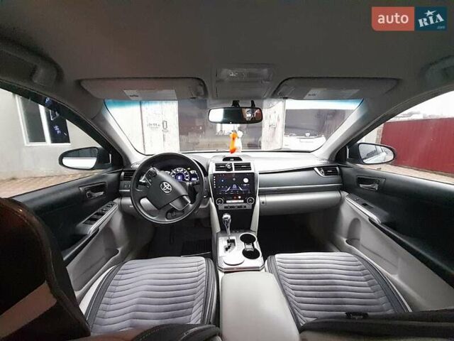Сірий Тойота Камрі, об'ємом двигуна 2.5 л та пробігом 245 тис. км за 14100 $, фото 4 на Automoto.ua