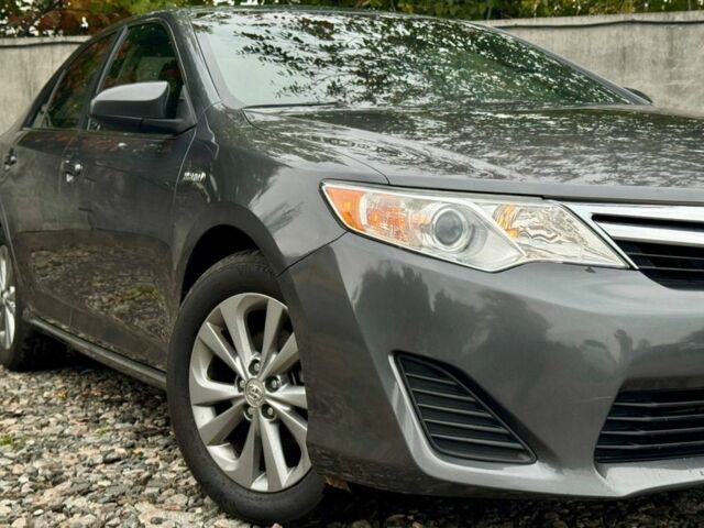 Сірий Тойота Камрі, об'ємом двигуна 2.5 л та пробігом 268 тис. км за 10990 $, фото 1 на Automoto.ua