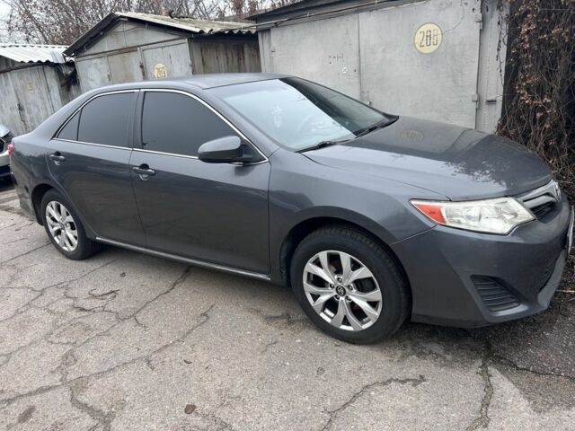 Сірий Тойота Камрі, об'ємом двигуна 2.5 л та пробігом 200 тис. км за 9700 $, фото 3 на Automoto.ua