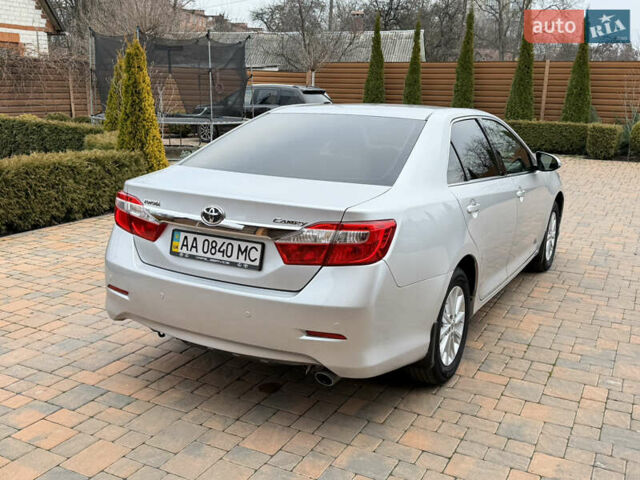 Сірий Тойота Камрі, об'ємом двигуна 2.5 л та пробігом 232 тис. км за 12800 $, фото 7 на Automoto.ua