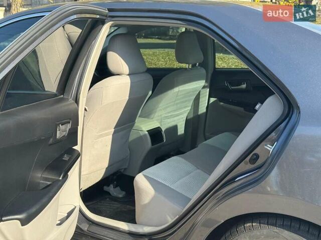 Серый Тойота Камри, объемом двигателя 2.5 л и пробегом 323 тыс. км за 9990 $, фото 9 на Automoto.ua