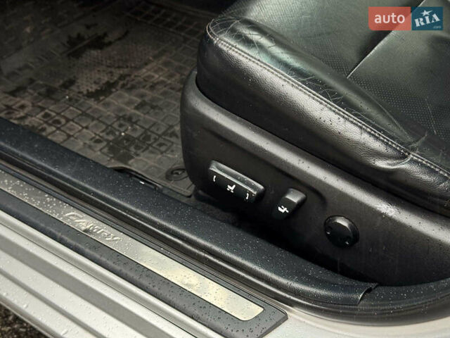 Серый Тойота Камри, объемом двигателя 2.5 л и пробегом 213 тыс. км за 14490 $, фото 20 на Automoto.ua