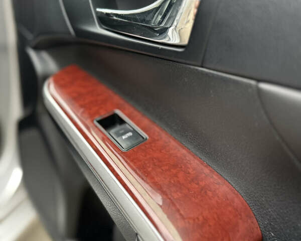 Серый Тойота Камри, объемом двигателя 2.49 л и пробегом 271 тыс. км за 12500 $, фото 12 на Automoto.ua