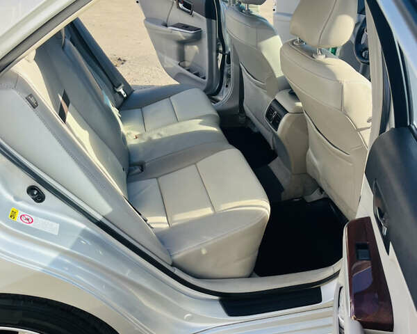 Серый Тойота Камри, объемом двигателя 2.5 л и пробегом 155 тыс. км за 13000 $, фото 20 на Automoto.ua