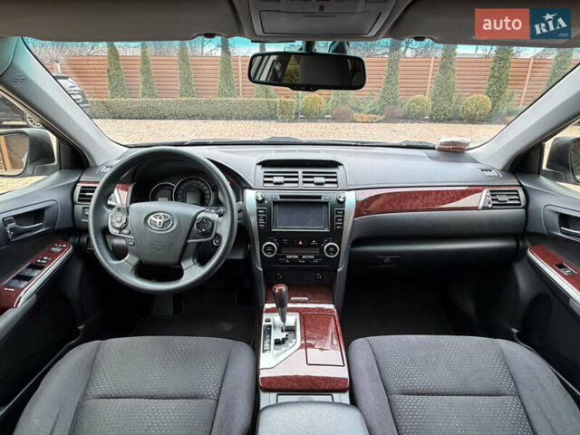Сірий Тойота Камрі, об'ємом двигуна 2.5 л та пробігом 232 тис. км за 12800 $, фото 32 на Automoto.ua