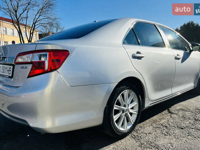 Серый Тойота Камри, объемом двигателя 2.5 л и пробегом 155 тыс. км за 13000 $, фото 4 на Automoto.ua