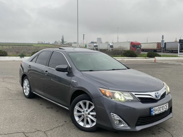 Серый Тойота Камри, объемом двигателя 2.5 л и пробегом 188 тыс. км за 12700 $, фото 1 на Automoto.ua