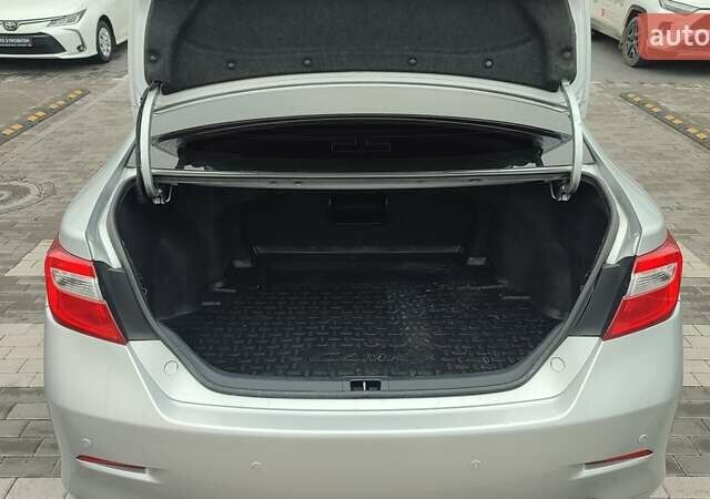 Сірий Тойота Камрі, об'ємом двигуна 2.5 л та пробігом 201 тис. км за 14556 $, фото 9 на Automoto.ua