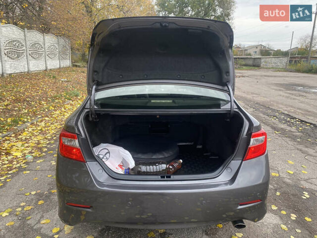 Сірий Тойота Камрі, об'ємом двигуна 2.5 л та пробігом 179 тис. км за 16000 $, фото 14 на Automoto.ua