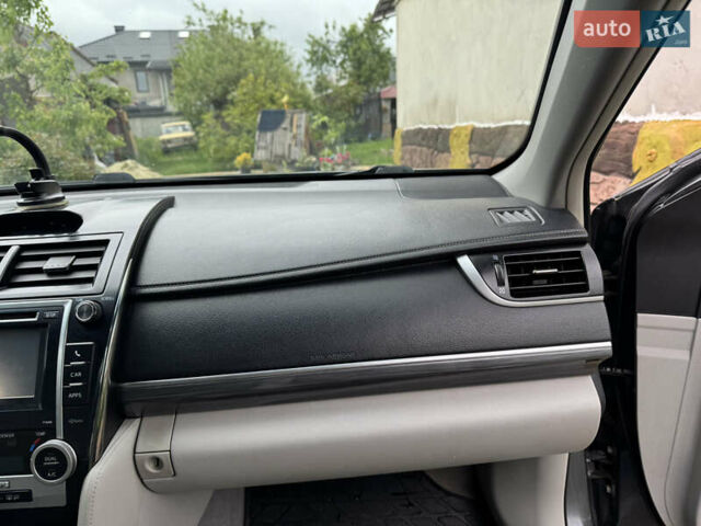Сірий Тойота Камрі, об'ємом двигуна 2.49 л та пробігом 290 тис. км за 9500 $, фото 60 на Automoto.ua