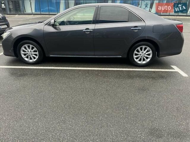 Серый Тойота Камри, объемом двигателя 2.5 л и пробегом 188 тыс. км за 15800 $, фото 12 на Automoto.ua