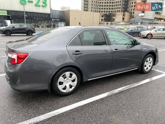 Серый Тойота Камри, объемом двигателя 2.49 л и пробегом 194 тыс. км за 11000 $, фото 5 на Automoto.ua