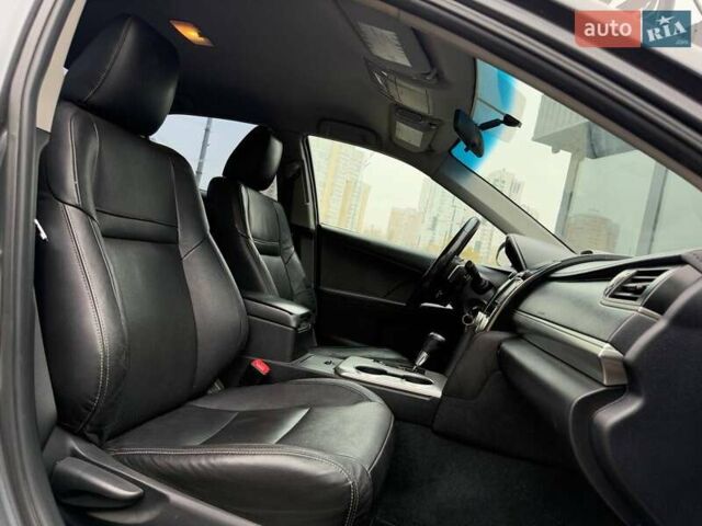 Сірий Тойота Камрі, об'ємом двигуна 2.49 л та пробігом 316 тис. км за 11790 $, фото 11 на Automoto.ua