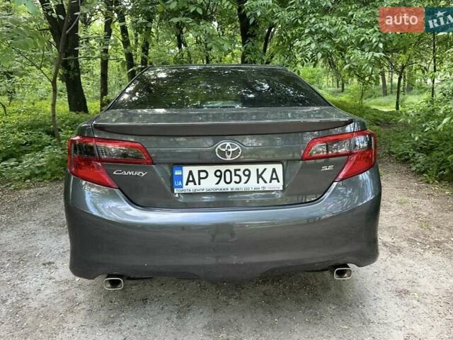 Сірий Тойота Камрі, об'ємом двигуна 2.49 л та пробігом 290 тис. км за 9500 $, фото 5 на Automoto.ua