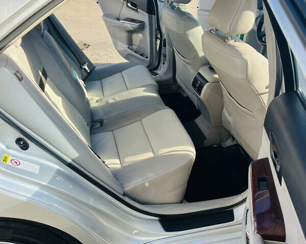 Серый Тойота Камри, объемом двигателя 2.5 л и пробегом 155 тыс. км за 13000 $, фото 21 на Automoto.ua