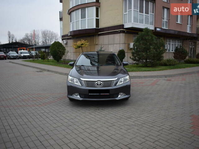 Сірий Тойота Камрі, об'ємом двигуна 2.5 л та пробігом 163 тис. км за 13250 $, фото 1 на Automoto.ua