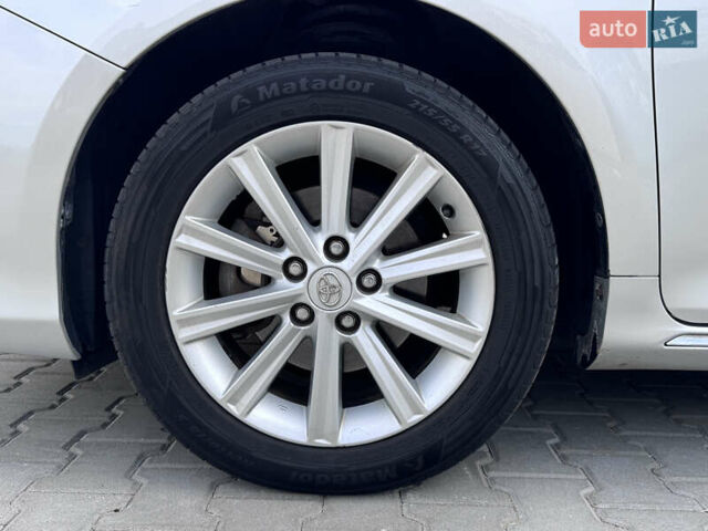 Тойота Камри 2012 в Киеве на Automoto.ua Серый Тойота Камри, объемом двигателя 2.49 л и пробегом 198 тыс. км за 15490 $, фото 21 на Automoto.ua