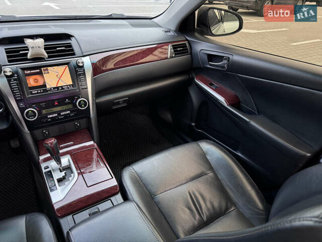 Тойота Камри 2012 в Киеве на Automoto.ua Серый Тойота Камри, объемом двигателя 2.49 л и пробегом 198 тыс. км за 15490 $, фото 67 на Automoto.ua