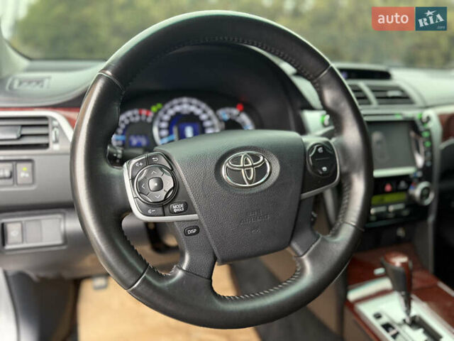 Серый Тойота Камри, объемом двигателя 2.5 л и пробегом 198 тыс. км за 13999 $, фото 19 на Automoto.ua