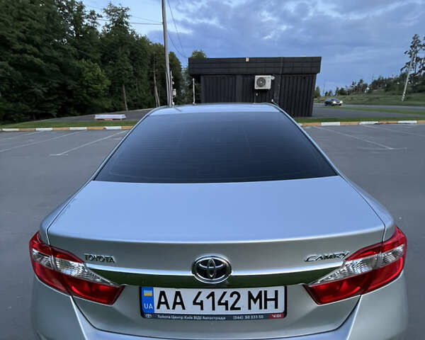 Сірий Тойота Камрі, об'ємом двигуна 2.5 л та пробігом 135 тис. км за 14700 $, фото 3 на Automoto.ua