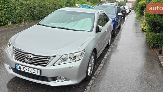 Серый Тойота Камри, объемом двигателя 2.49 л и пробегом 200 тыс. км за 12950 $, фото 5 на Automoto.ua