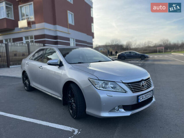Сірий Тойота Камрі, об'ємом двигуна 3.5 л та пробігом 230 тис. км за 13700 $, фото 2 на Automoto.ua