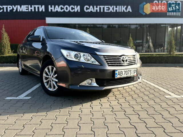 Серый Тойота Камри, объемом двигателя 2.5 л и пробегом 182 тыс. км за 13600 $, фото 25 на Automoto.ua