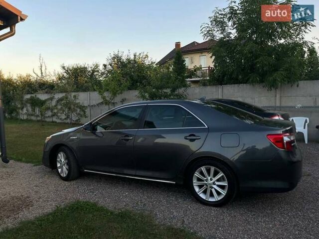 Серый Тойота Камри, объемом двигателя 2.49 л и пробегом 229 тыс. км за 12800 $, фото 6 на Automoto.ua