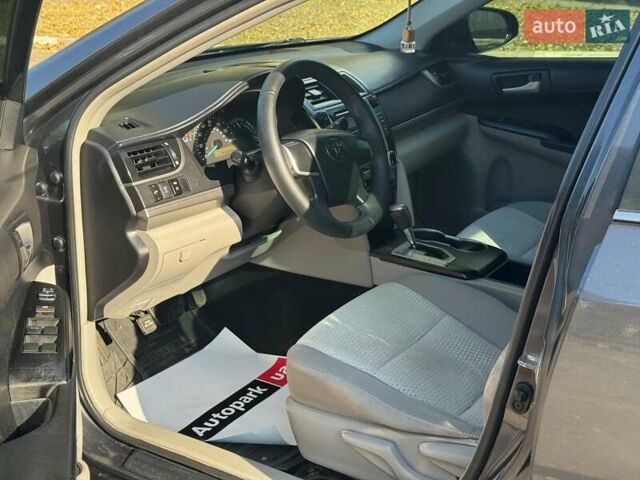 Серый Тойота Камри, объемом двигателя 2.5 л и пробегом 323 тыс. км за 9990 $, фото 8 на Automoto.ua