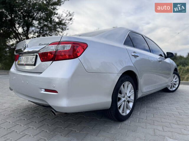 Тойота Камри 2012 в Киеве на Automoto.ua Серый Тойота Камри, объемом двигателя 2.49 л и пробегом 198 тыс. км за 15490 $, фото 18 на Automoto.ua