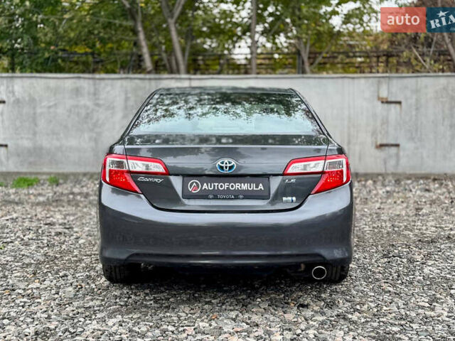Серый Тойота Камри, объемом двигателя 2.49 л и пробегом 268 тыс. км за 11490 $, фото 4 на Automoto.ua